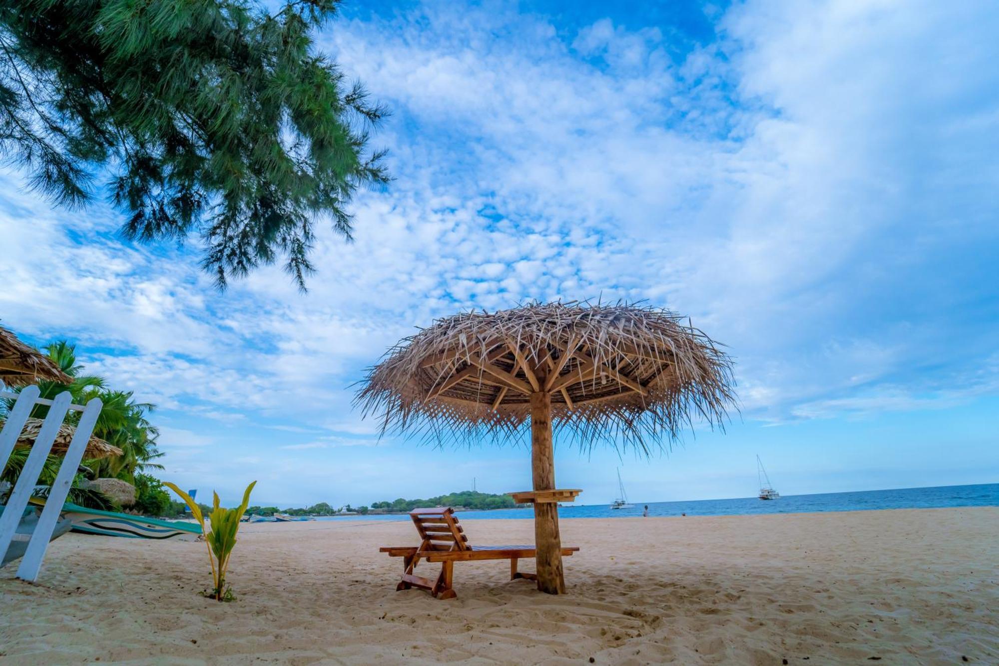 Trinco Beach By Dsk Trincomalee Exterior foto